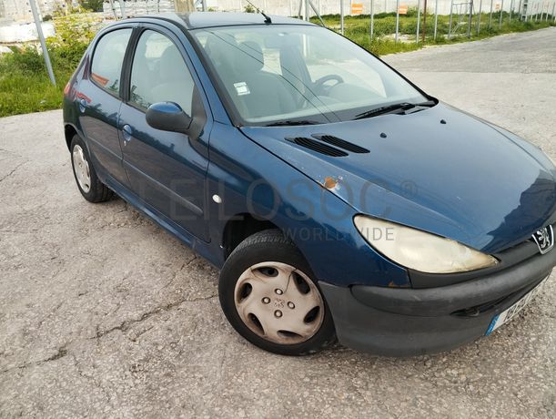 Peugeot 206 · Ano 2002
