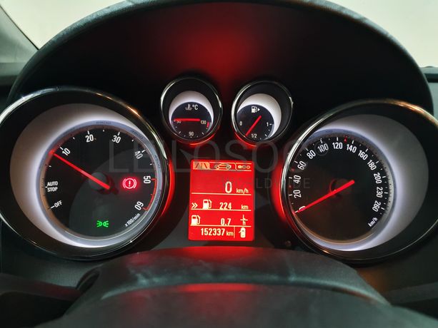 Opel Astra · Ano 2015