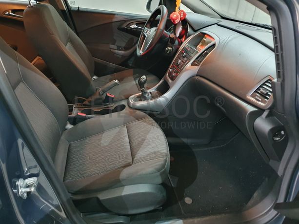 Opel Astra · Ano 2015