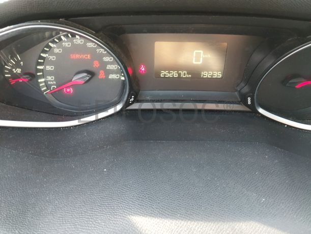 Peugeot 308 · Ano 2015