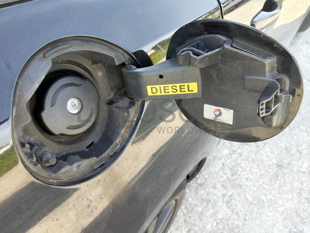 Peugeot 308 · Ano 2015