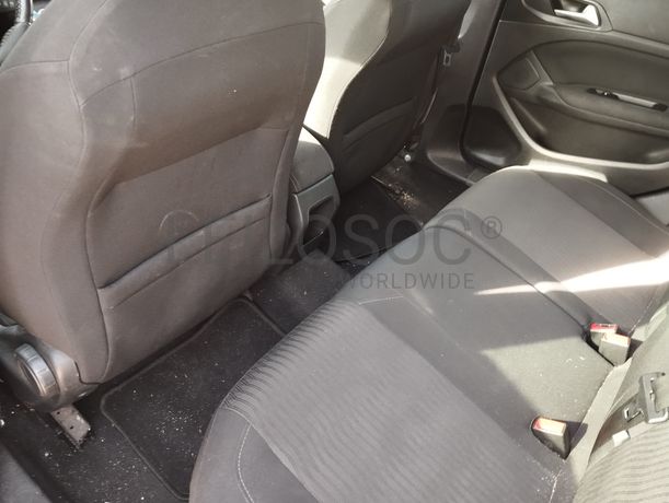 Peugeot 308 · Ano 2015