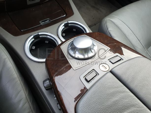 BMW 735i · Ano 2003