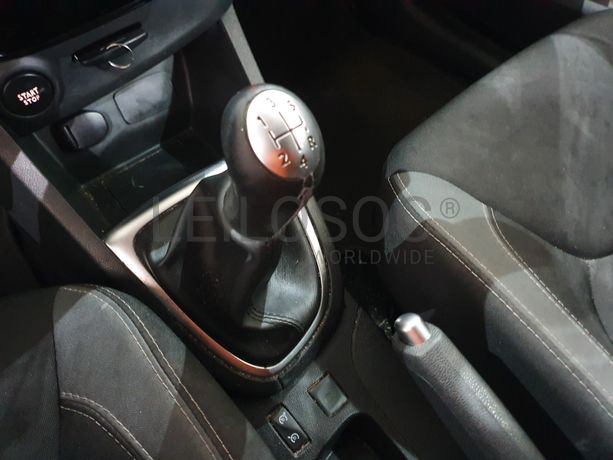 Renault Clio · Ano 2016