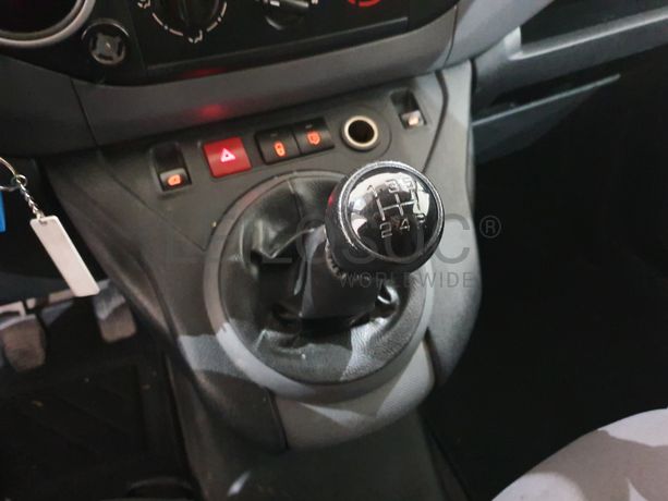 Peugeot Partner · Ano 2016