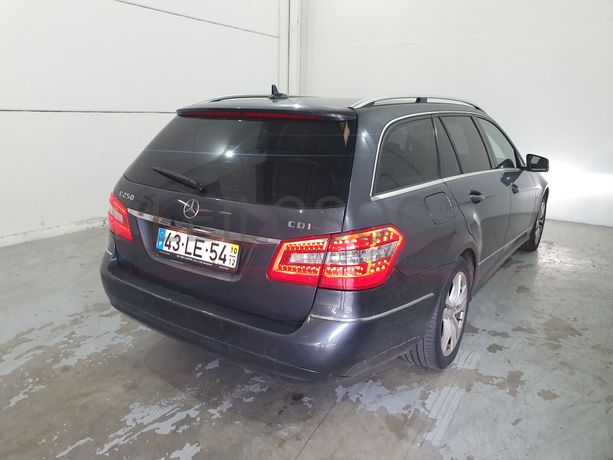 Mercedes-Benz E 250 CDI · Ano 2010