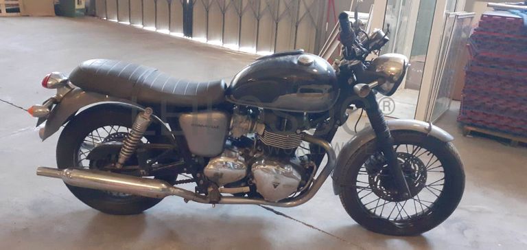 Triumph Bonneville 986MF · Ano 2013