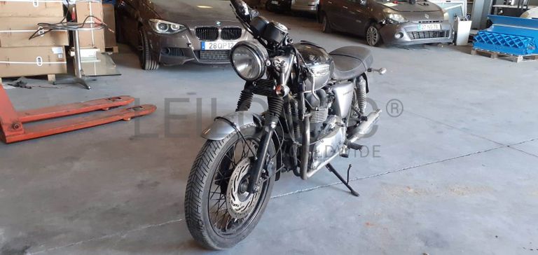 Triumph Bonneville 986MF · Ano 2013