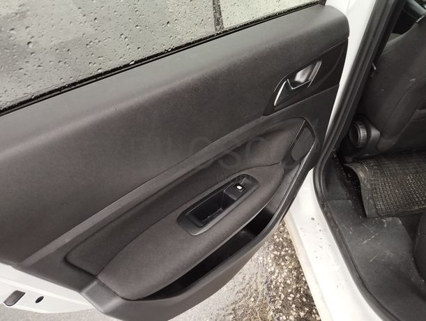 Peugeot 308· Ano 2015