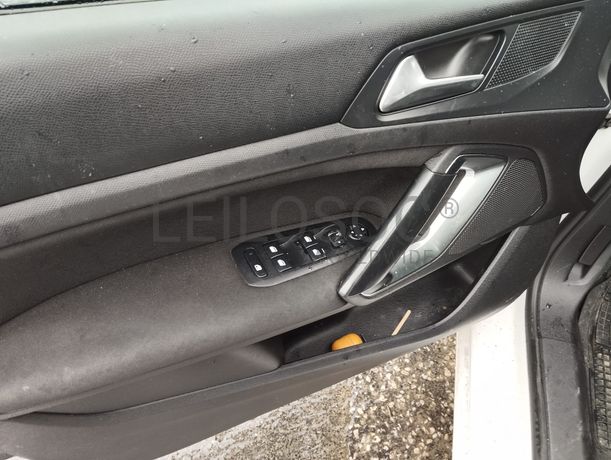 Peugeot 308· Ano 2015