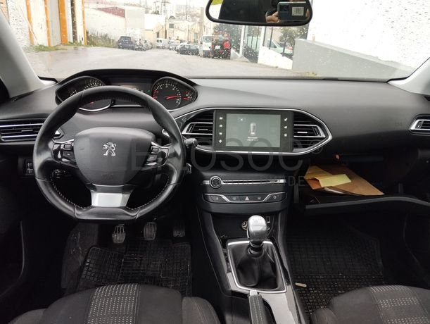 Peugeot 308· Ano 2015
