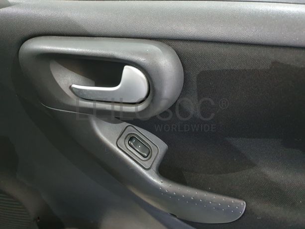 Opel Corsa · Ano 2005