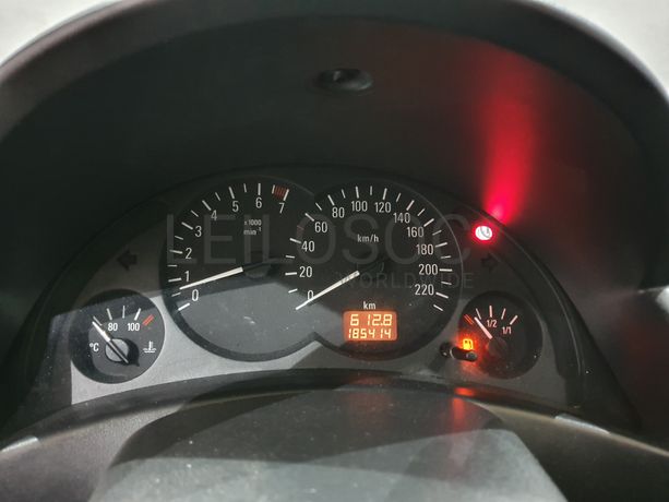 Opel Corsa · Ano 2005