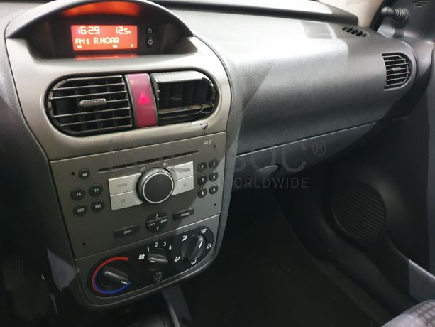 Opel Corsa · Ano 2005