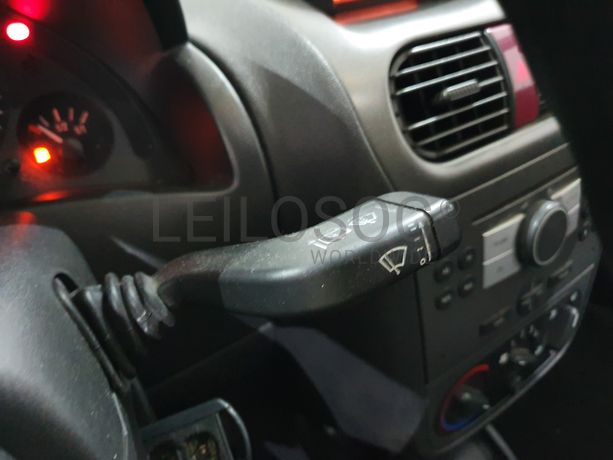 Opel Corsa · Ano 2005