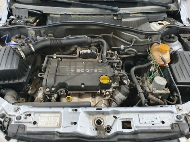 Opel Corsa · Ano 2005