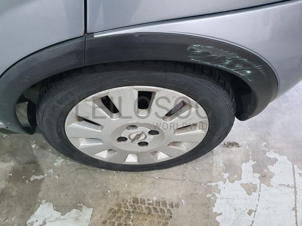 Opel Corsa · Ano 2005