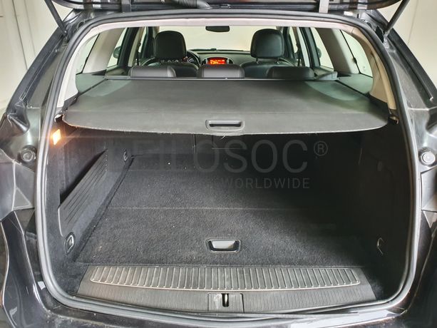 Opel Astra · Ano 2011