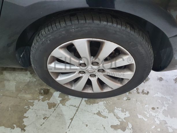 Opel Astra · Ano 2011