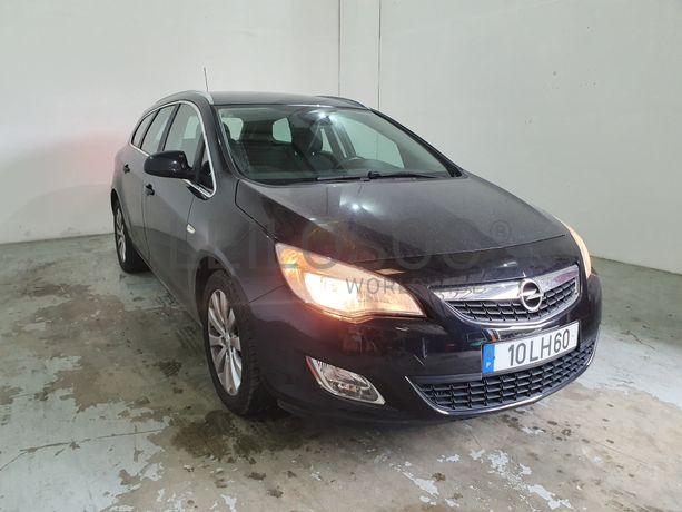 Opel Astra · Ano 2011