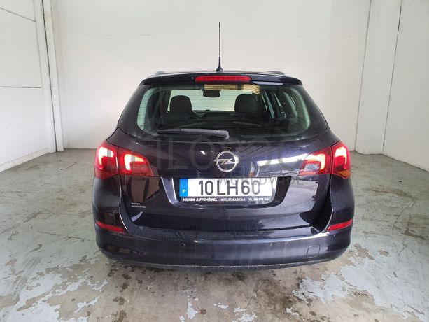 Opel Astra · Ano 2011