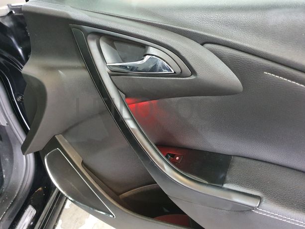 Opel Astra · Ano 2011