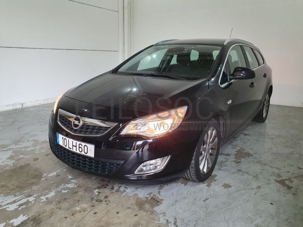 Opel Astra · Ano 2011