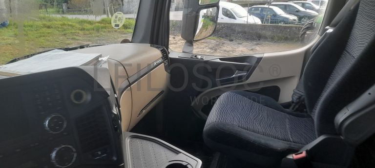 Mercedes-Benz Actros 1842 · Ano 2014