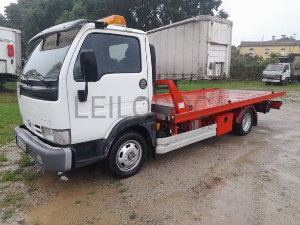 Nissan Cabstar 3.0 · Ano 2005