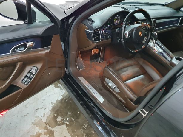 Porsche Panamera 3.0E-Hybrid · Ano 2014
