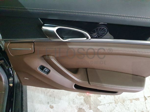 Porsche Panamera 3.0E-Hybrid · Ano 2014