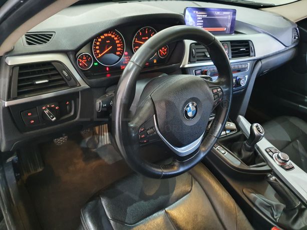 BMW 320D · Ano 2013