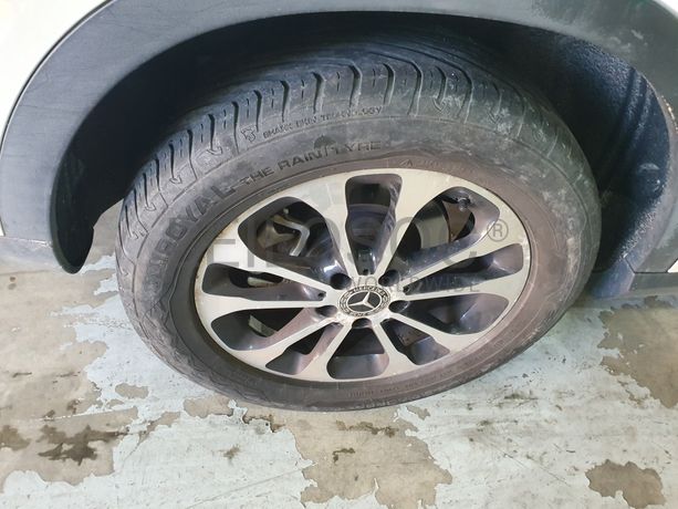 Mercedes-Benz GLA 180D · Ano 2017