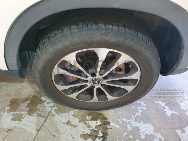 Mercedes-Benz GLA 180D · Ano 2017