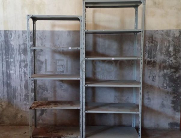 Estantes metálicas