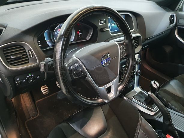 Volvo V40 · Ano 2015
