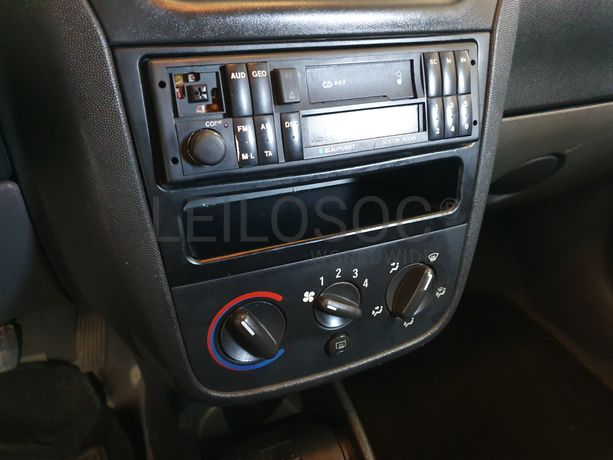 Opel Corsa · Ano 2001