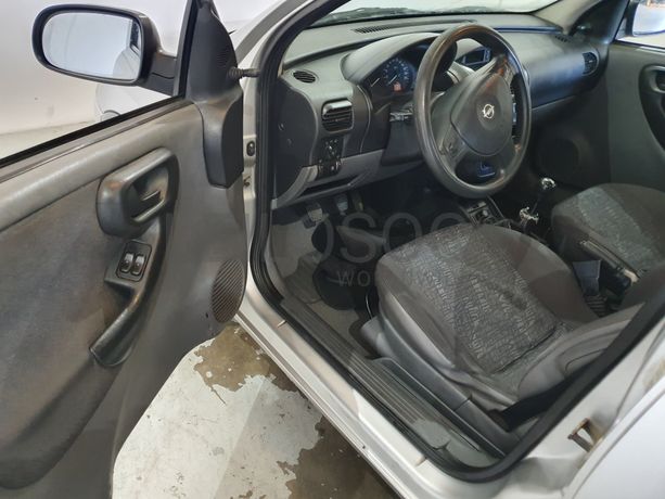 Opel Corsa · Ano 2001