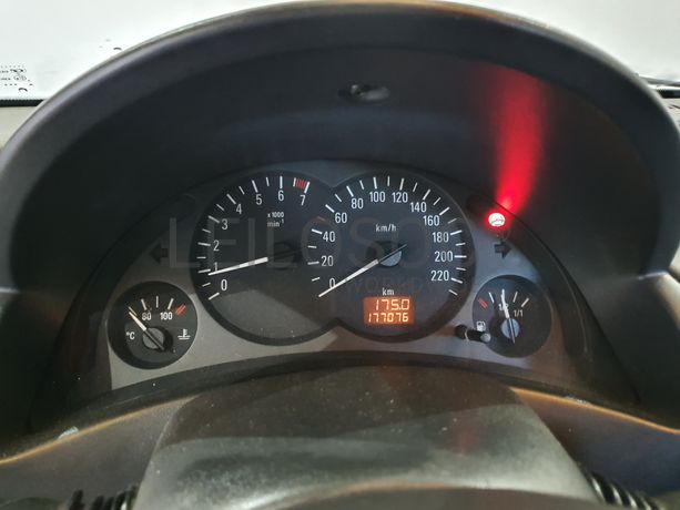 Opel Corsa · Ano 2001