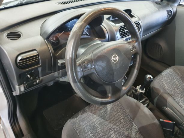 Opel Corsa · Ano 2001