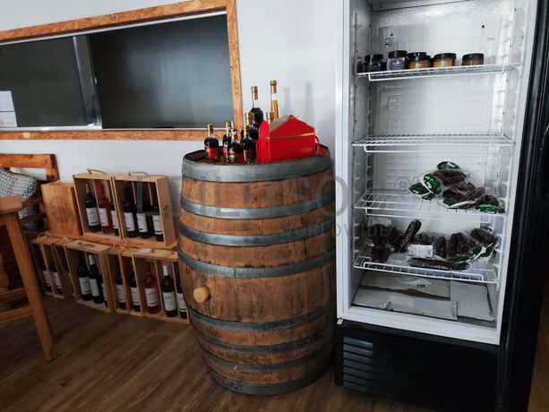 Vinhos e Bebidas diversas · Equipamentos · Mobiliário · Diversos