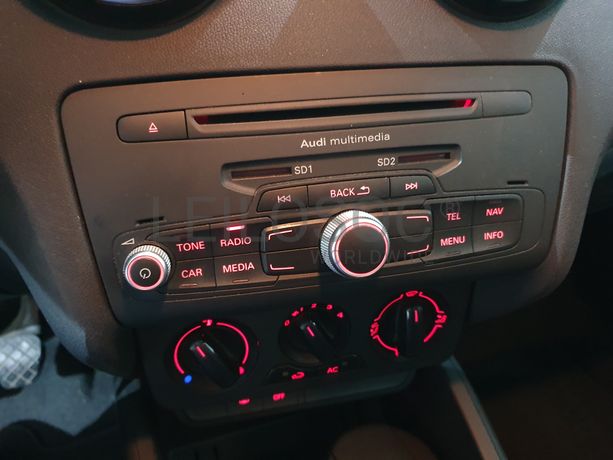 Audi A1 1.6 Tdi Sline · Ano 2013