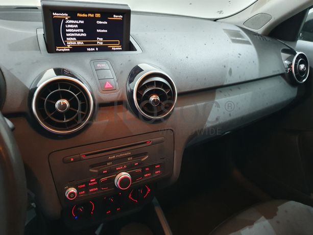 Audi A1 1.6 Tdi Sline · Ano 2013