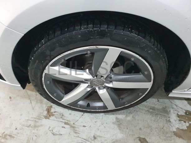 Audi A1 1.6 Tdi Sline · Ano 2013