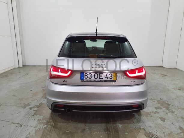 Audi A1 1.6 Tdi Sline · Ano 2013