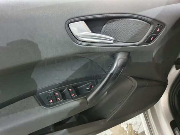 Audi A1 1.6 Tdi Sline · Ano 2013