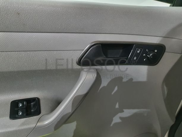 Volkswagen Caddy · Ano 2010