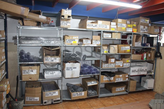 Stock de Peças e Acessórios · Monta Cargas · Porta Paletes · Diversos