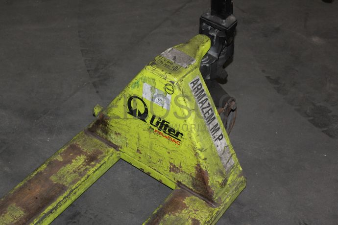 Stock de Peças e Acessórios · Monta Cargas · Porta Paletes · Diversos