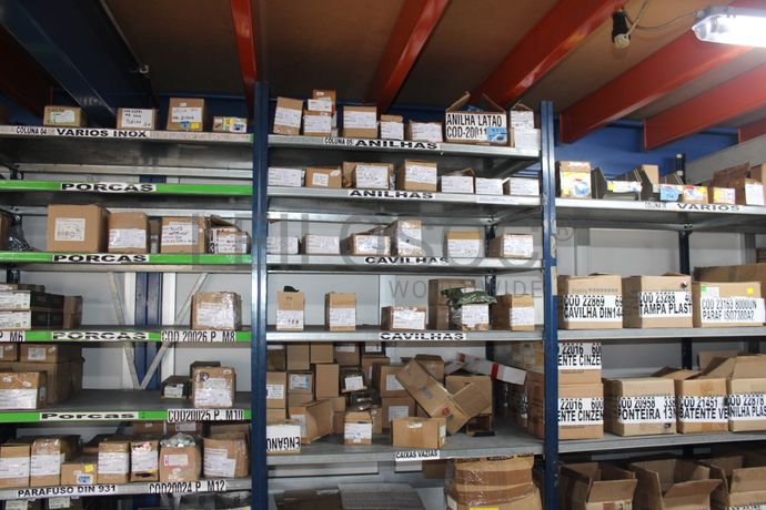 Stock de Peças e Acessórios · Monta Cargas · Porta Paletes · Diversos